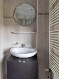 Verhuellweg before renovation - bathroom 2