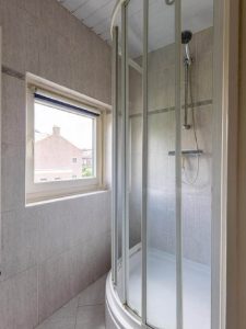 Verhuellweg before renovation - bathroom 3