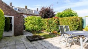 Verhuellweg before renovation - garden 1