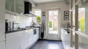 Verhuellweg before renovation - kitchen 1